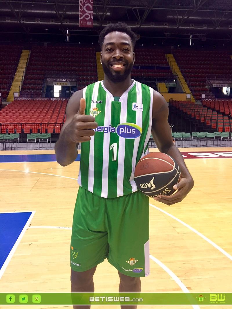 Haga clic en la imagen para ver una versin ms grande

Nombre:	Betis baloncesto 10.JPG
Visitas:	1
Size:	111,4 KB
ID:	6651017