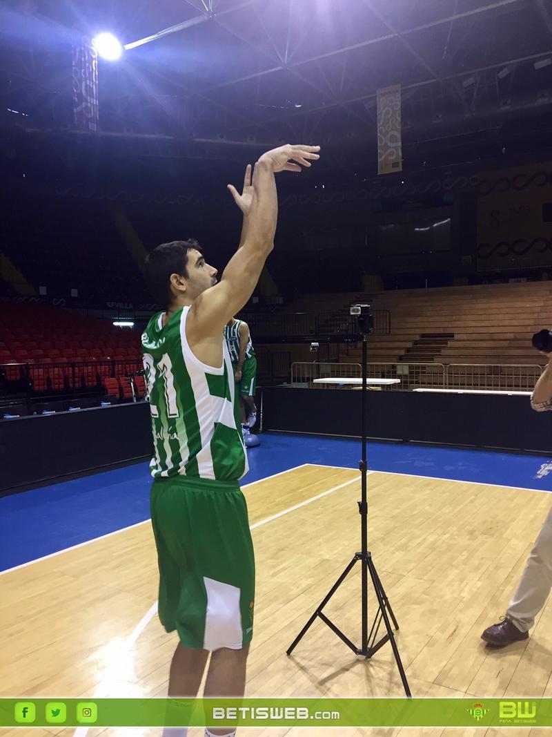 Haga clic en la imagen para ver una versin ms grande

Nombre:	Betis baloncesto 11.JPG
Visitas:	1
Size:	88,2 KB
ID:	6651024