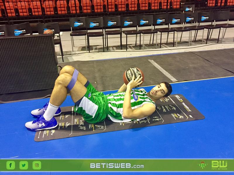 Haga clic en la imagen para ver una versin ms grande

Nombre:	Betis baloncesto 17.JPG
Visitas:	1
Size:	90,6 KB
ID:	6651026