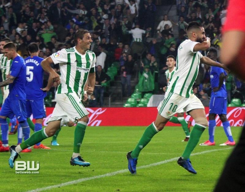 Haga clic en la imagen para ver una versin ms grande

Nombre:	J11 Betis - Getafe 69.jpg
Visitas:	1
Size:	80,2 KB
ID:	6671867