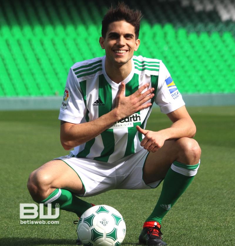 Haga clic en la imagen para ver una versin ms grande

Nombre:	aPresentacin de Bartra 133.jpg
Visitas:	3
Size:	85,8 KB
ID:	6728333