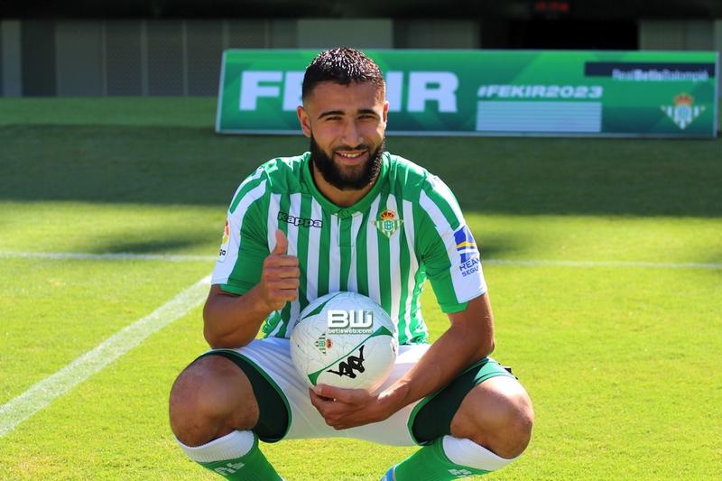 Haga clic en la imagen para ver una versin ms grande

Nombre:	aaPresentación Nabil Fekir (135).jpg
Visitas:	1
Size:	58,2 KB
ID:	7204928