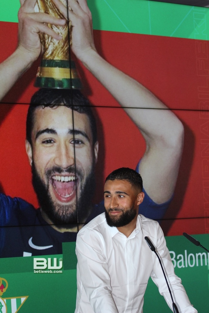 Haga clic en la imagen para ver una versin ms grande

Nombre:	aPresentación Nabil Fekir (51).jpg
Visitas:	1
Size:	167,7 KB
ID:	7204929