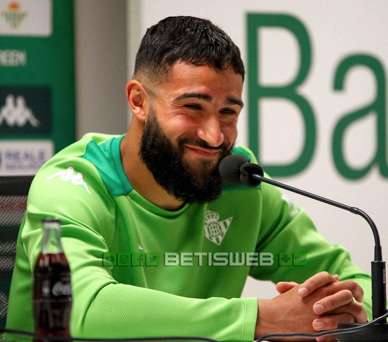 Haga clic en la imagen para ver una versin ms grande

Nombre:	rueda de prensa Fekir y Canales102.jpg
Visitas:	1
Size:	72,7 KB
ID:	7842358