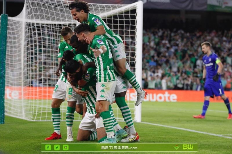 J-3-Real-Betis-vs-Bayer-Leverkusen1702