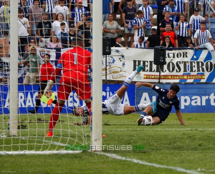 J-3-Recre-de-Huelva-vs-Betis-Deportivo338